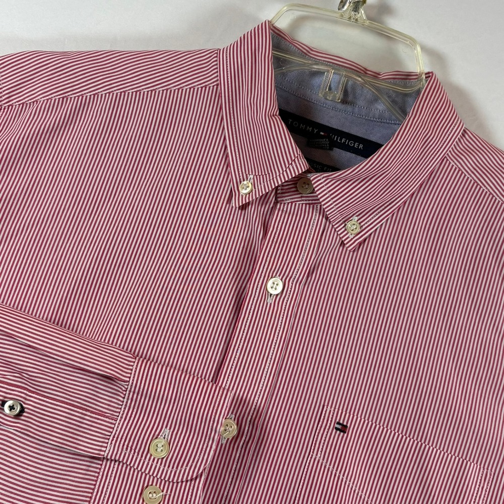 Tommy Hilfiger Mens Red White Striped Button Down Shirt Classic Fit Medium